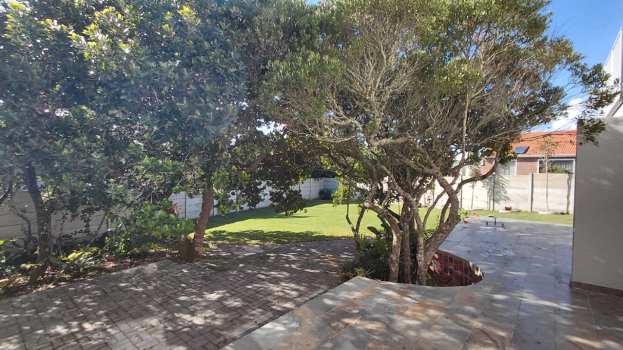4 Bedroom Property for Sale in Stilbaai Wes Western Cape